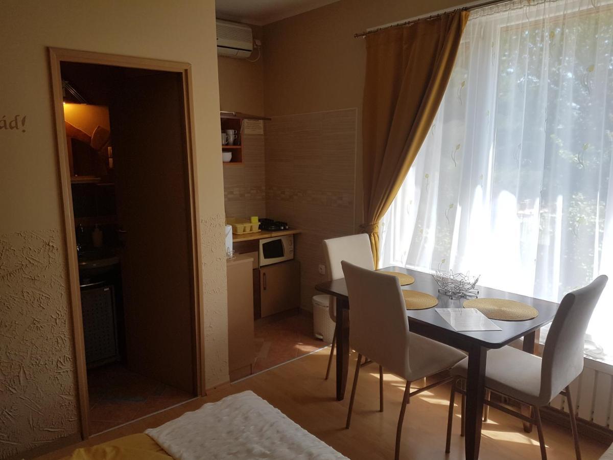 Rozsa Apartman Alsóörs Zewnętrze zdjęcie
