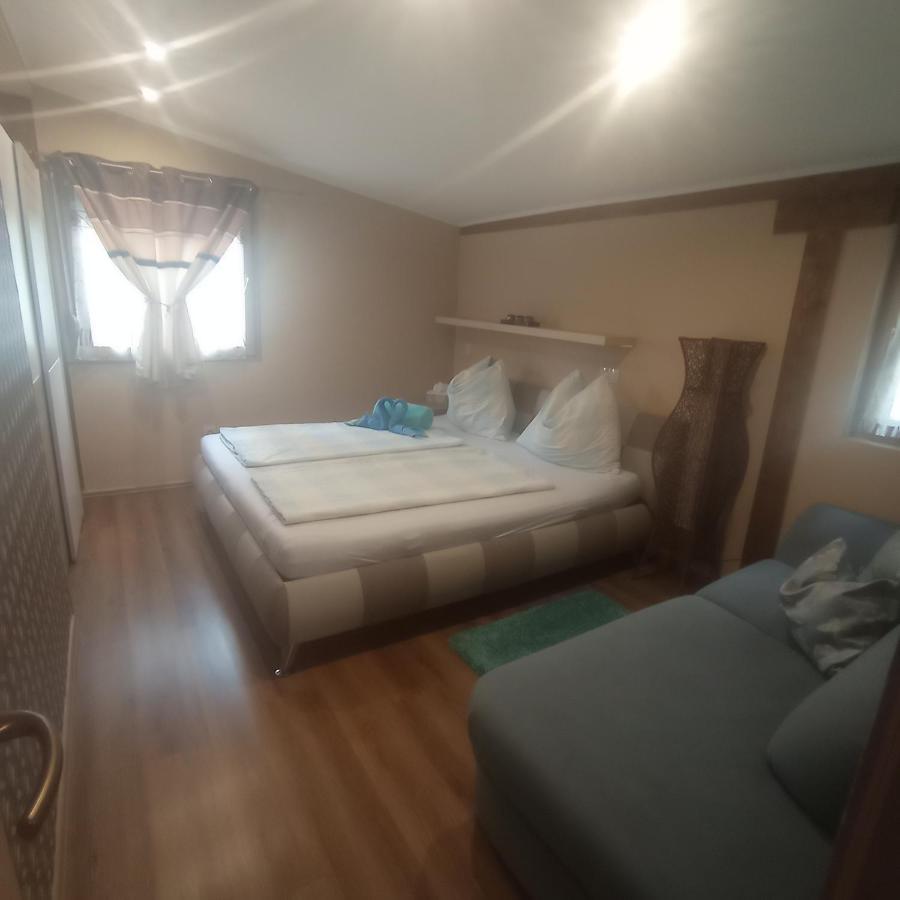 Rozsa Apartman Alsóörs Zewnętrze zdjęcie