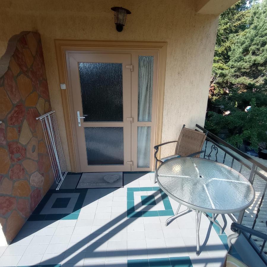 Rozsa Apartman Alsóörs Zewnętrze zdjęcie